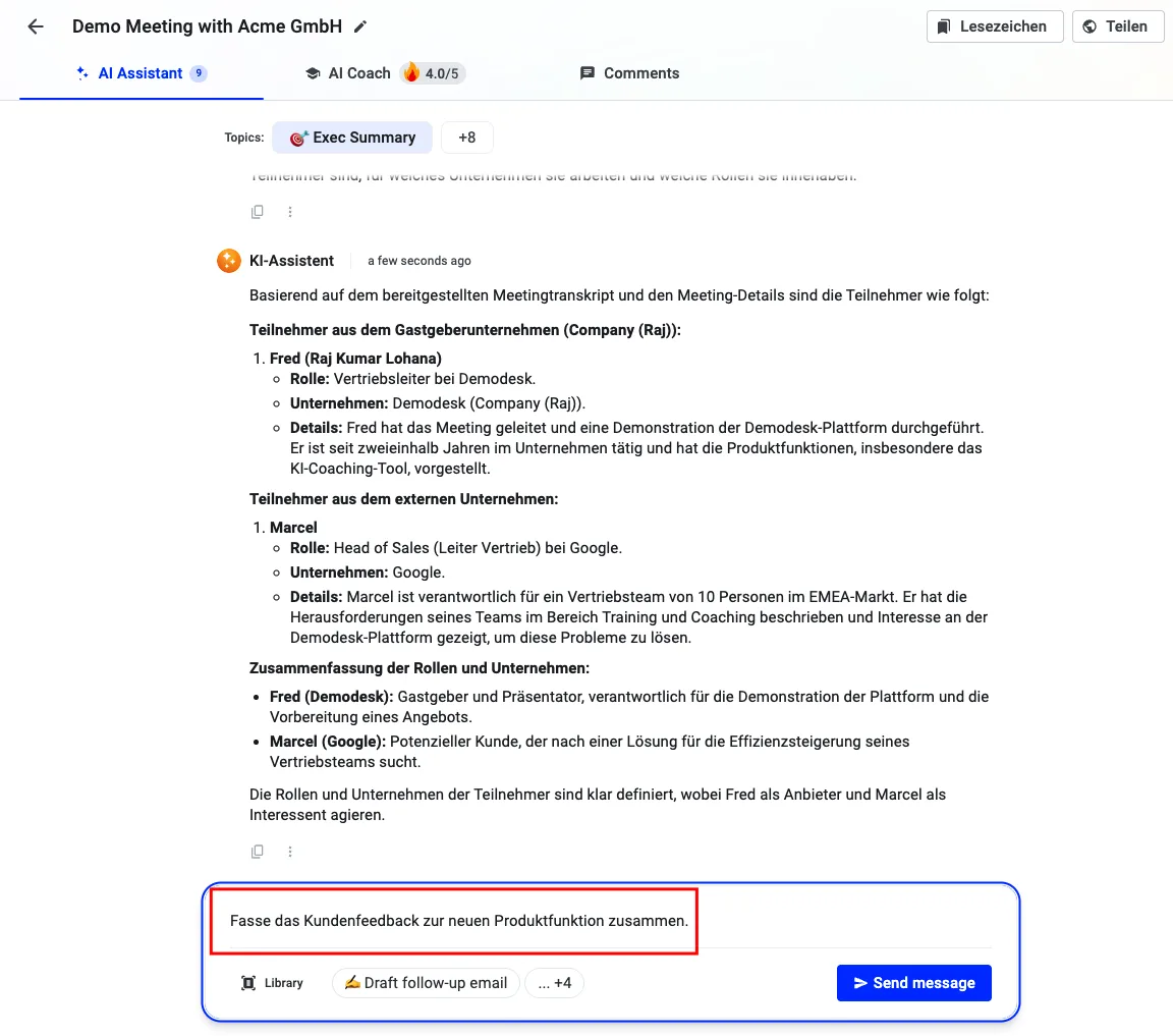 KI-Assistent-Antwort mit Teilnehmerübersicht und hervorgehobenem Beispiel-Prompt im Eingabefeld