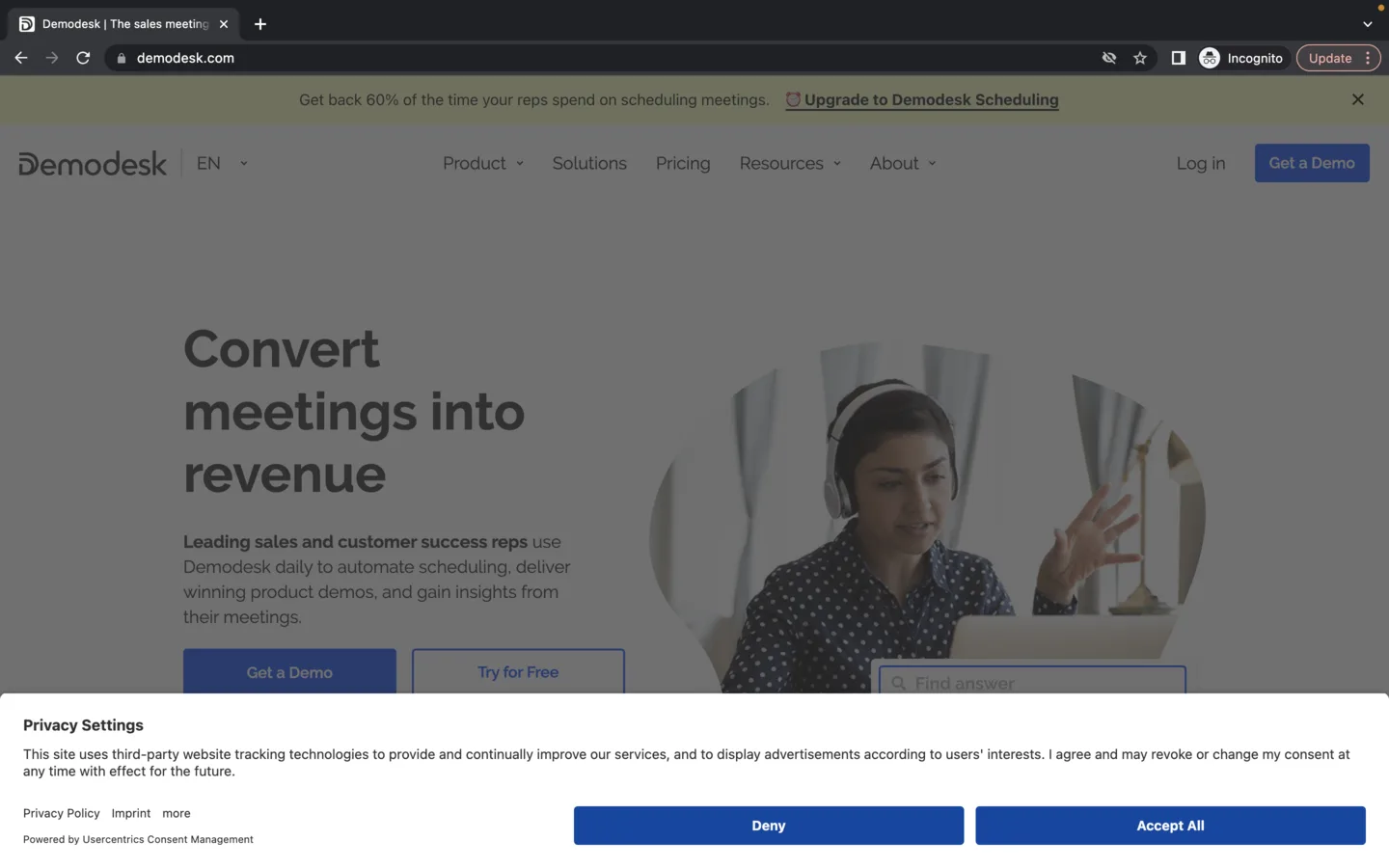 Incognito browser tab open to the Demodesk website with a cookie consent banner